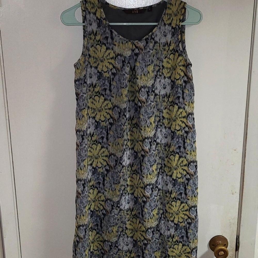 Sleeveless tunic dress